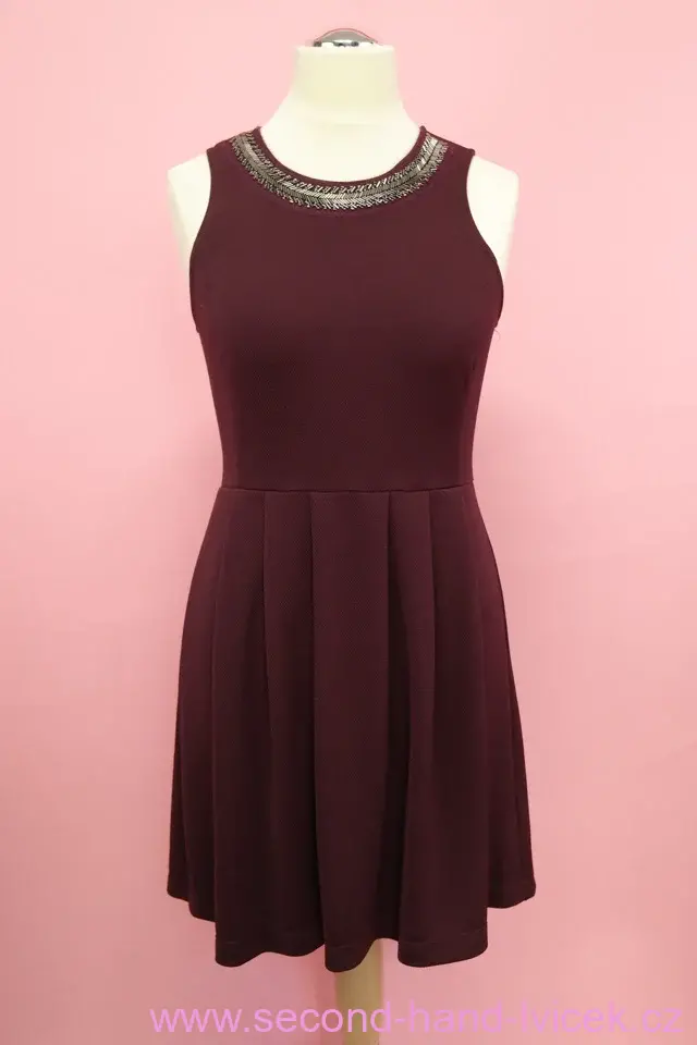 pimkie vínové šaty s korálkovou aplikací vel. L