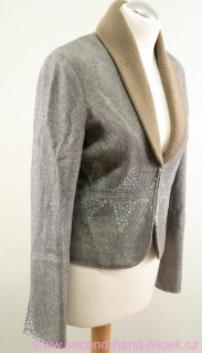 Světle šedý vlněný kabátek s výšivkou vel. M