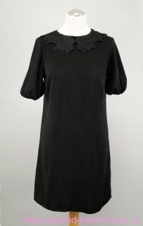 Černé šaty s krajkovým límečkem vel. 36