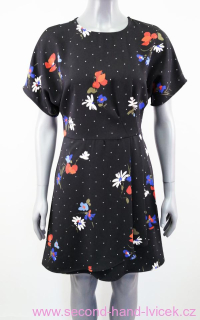 Černé šaty s puntíky a květovaným vzorem vel. 36