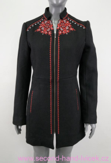 Vlněný černý kabát s výšivkou Promod vel. 40